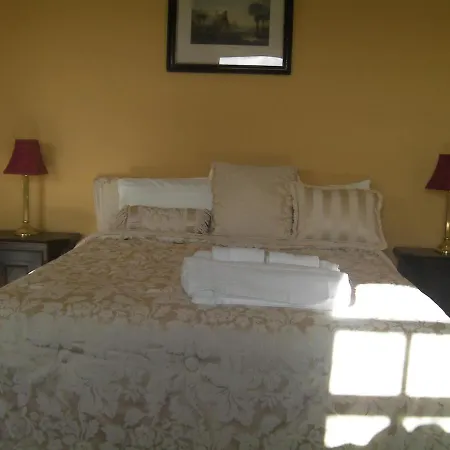 Tinnakilly Lodge, Spaciously Luxurious Near Wicklow Aughrim