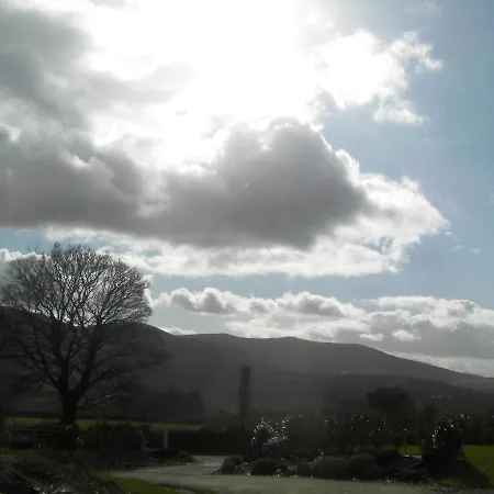 Nyaraló Tinnakilly Lodge, Spaciously Luxurious Near Wicklow
