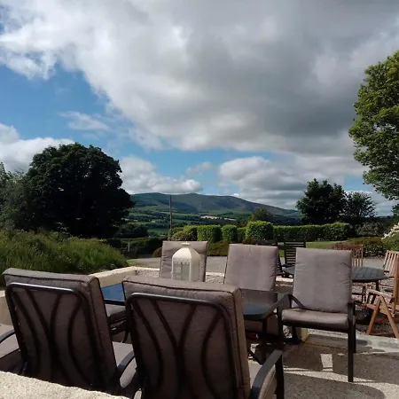 Nyaraló Tinnakilly Lodge, Spaciously Luxurious Near Wicklow Aughrim