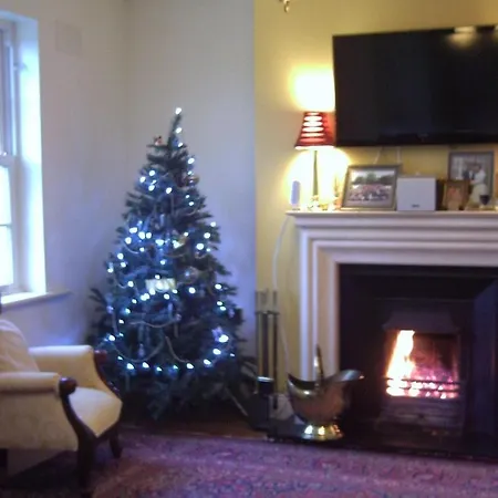 Tinnakilly Lodge, Spaciously Luxurious Near Wicklow *