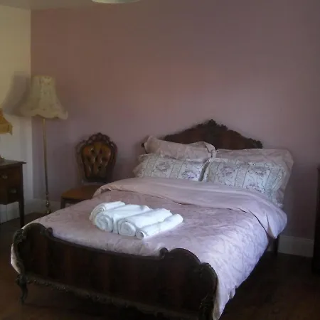 Tinnakilly Lodge, Spaciously Luxurious Near Wicklow *