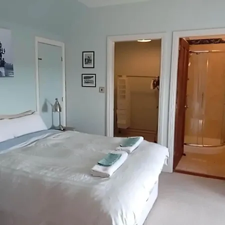 Tinnakilly Lodge, Spaciously Luxurious Near Wicklow * آغهريم