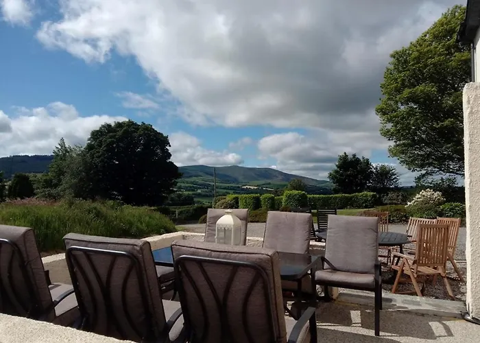 Nyaraló Tinnakilly Lodge, Spaciously Luxurious Near Wicklow Aughrim